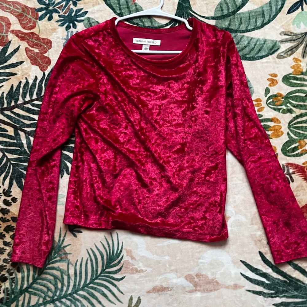 1997 Victoria's Secret Red Velvet Long-Sleeve Women's Top